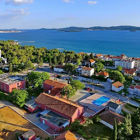 Ξενοδοχείο Donat 4*