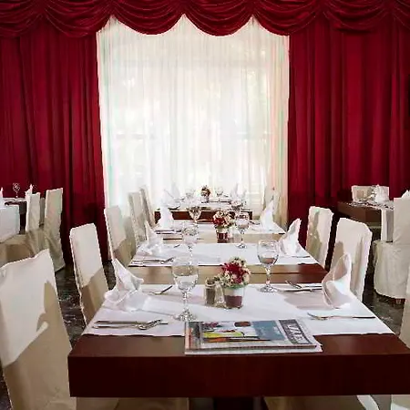 Donat 4* Sveti Filip i Jakov