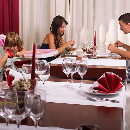 Donat 4* Sveti Filip i Jakov