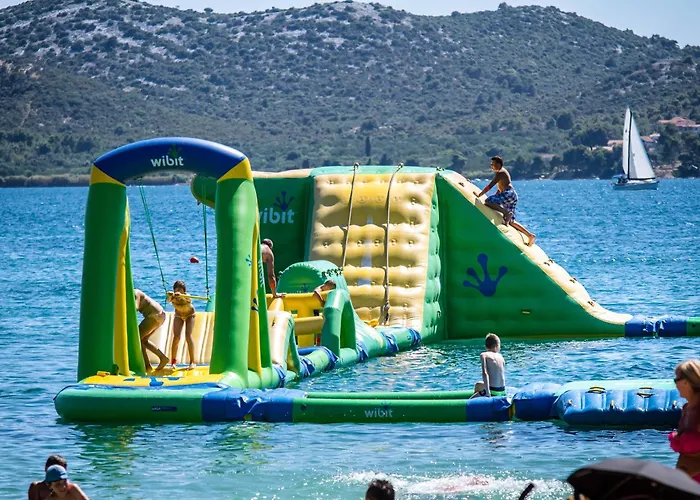 Donat 4* Sveti Filip i Jakov