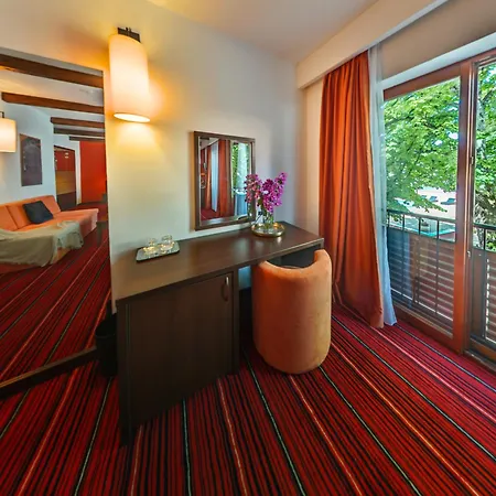 Donat Hotel 4*