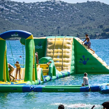 Donat 4* Sveti Filip i Jakov