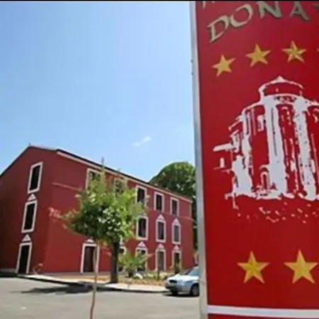 Donat Otel Sveti Filip i Jakov