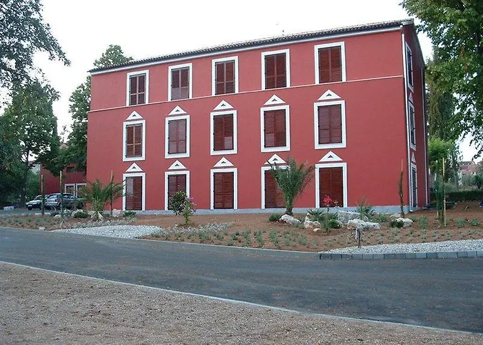 Donat Hotel 4*